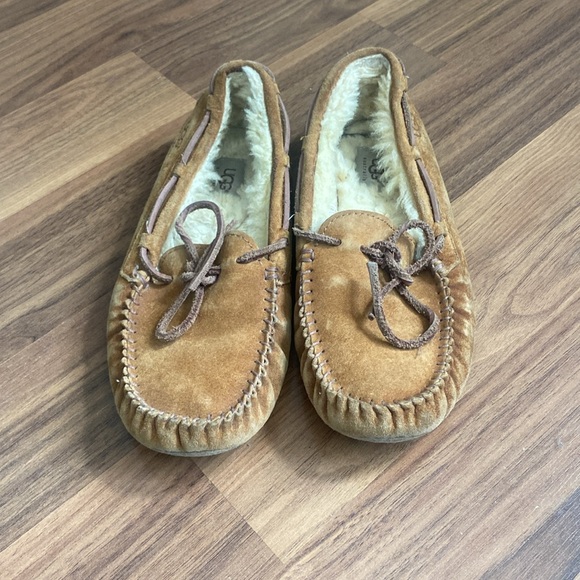 UGG moccasins size 7 - Picture 2 of 3